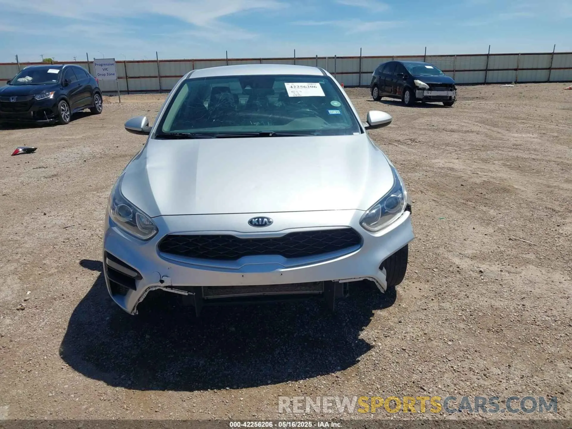 12 fotografías del automóvil dañado 3KPF24AD0KE091066 KIA FORTE 2019