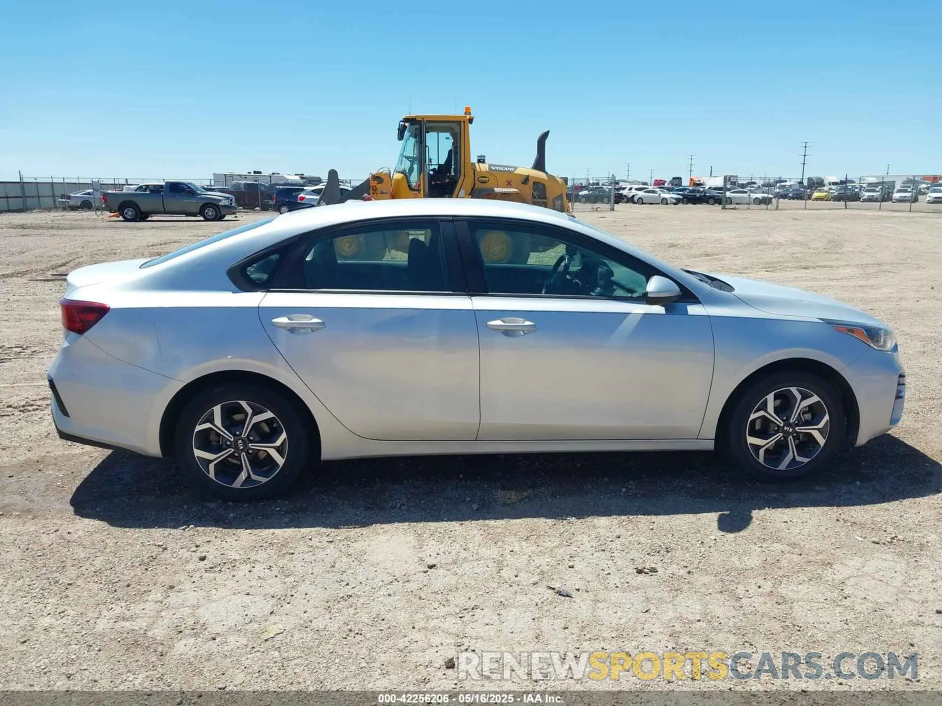 13 fotografías del automóvil dañado 3KPF24AD0KE091066 KIA FORTE 2019