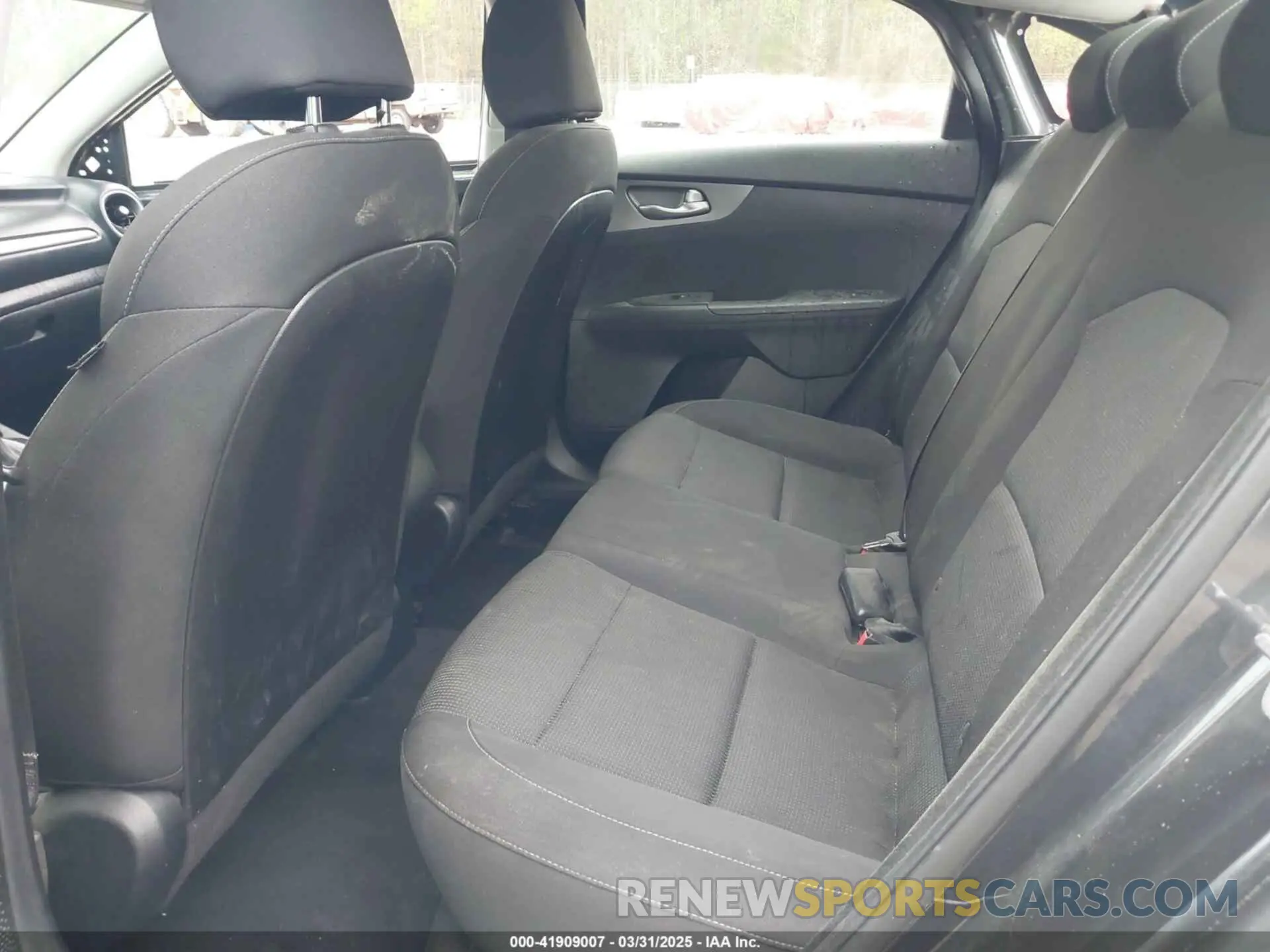 8 fotografías del automóvil dañado 3KPF24AD0KE097627 KIA FORTE 2019