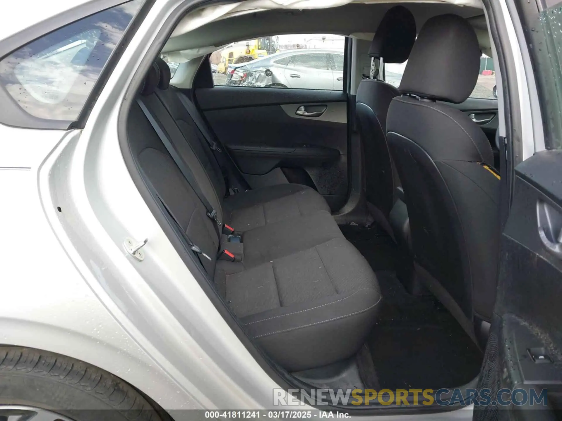 8 fotografías del automóvil dañado 3KPF24AD0KE131548 KIA FORTE 2019