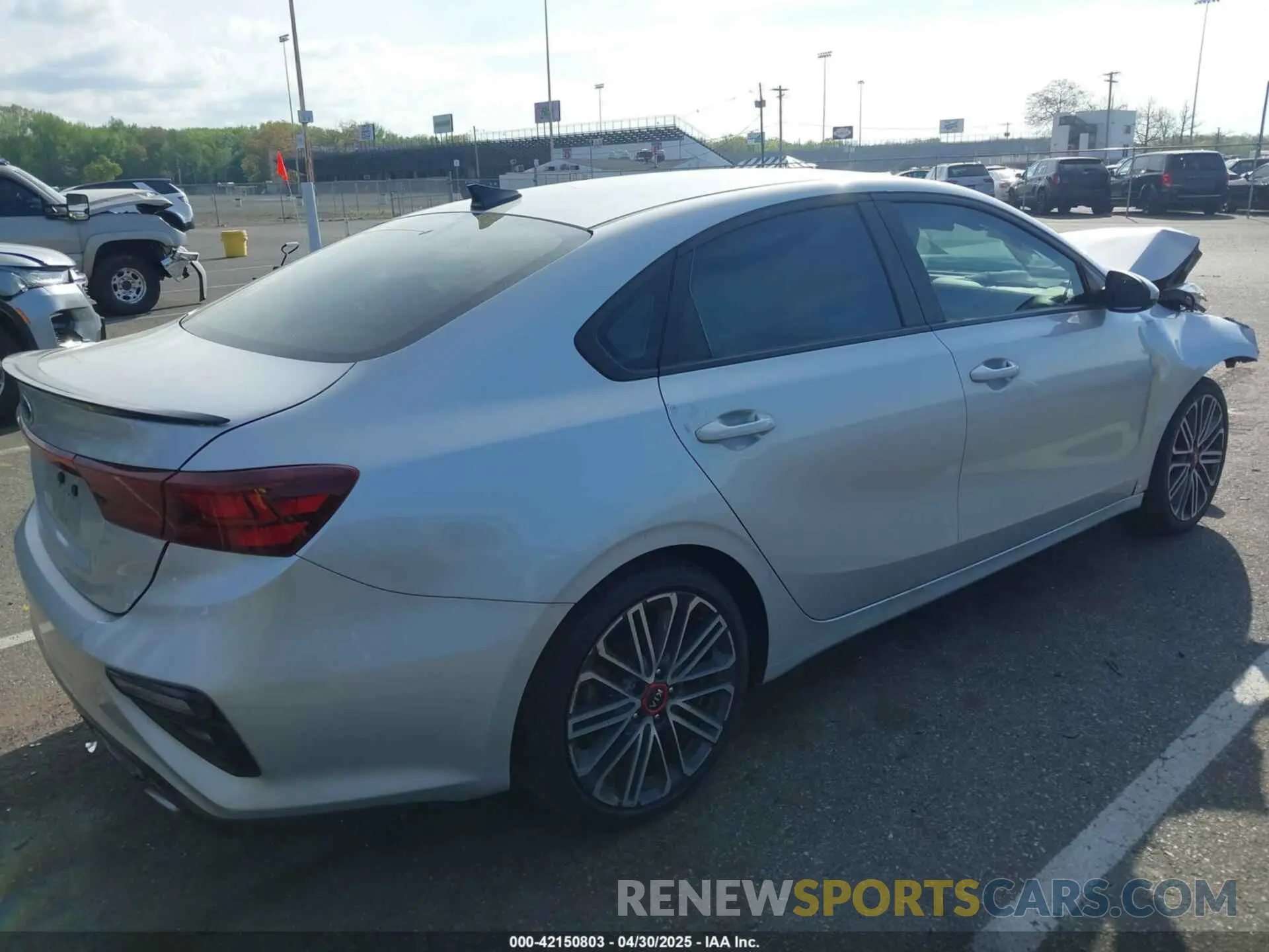 4 fotografías del automóvil dañado 3KPF24AD0KE135728 KIA FORTE 2019