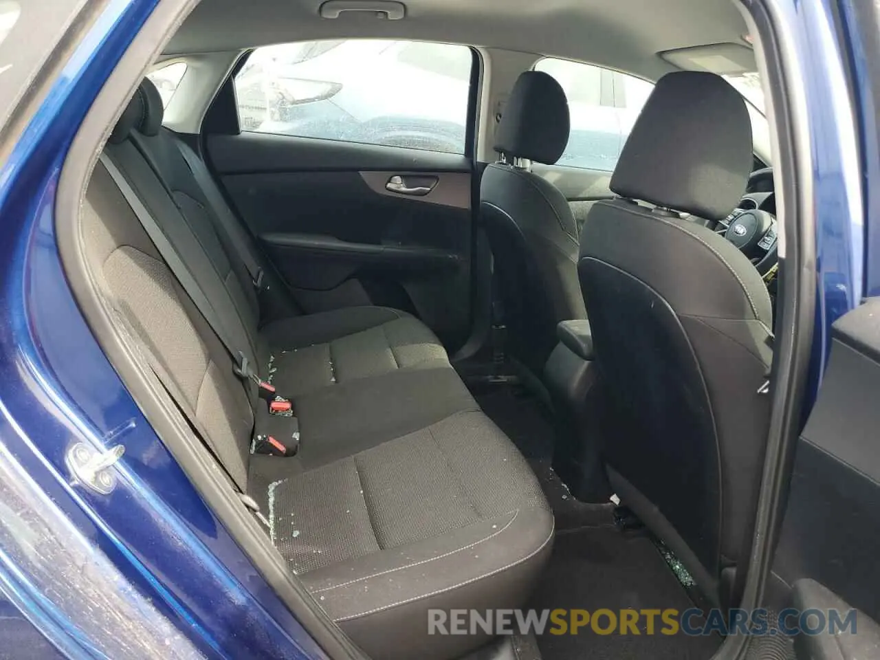 10 fotografías del automóvil dañado 3KPF24AD1KE008843 KIA FORTE 2019