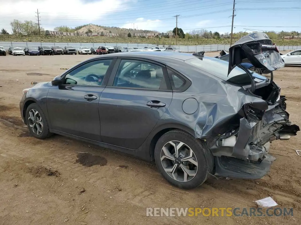 2 fotografías del automóvil dañado 3KPF24AD1KE011127 KIA FORTE 2019