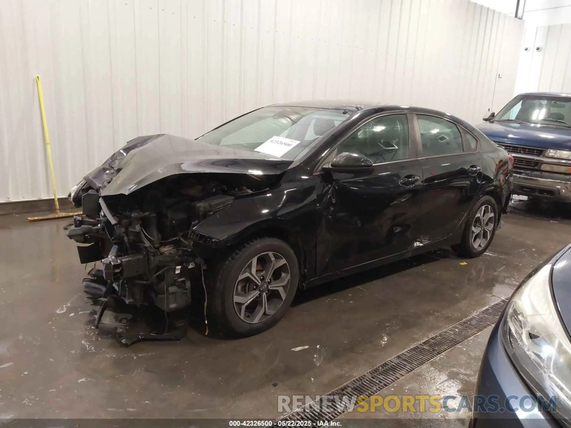 2 fotografías del automóvil dañado 3KPF24AD1KE017574 KIA FORTE 2019