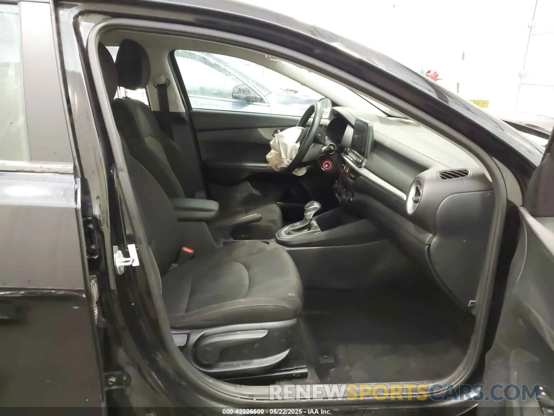 5 fotografías del automóvil dañado 3KPF24AD1KE017574 KIA FORTE 2019