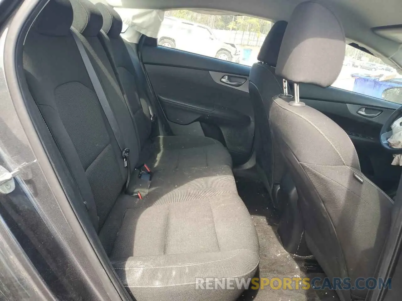 10 fotografías del automóvil dañado 3KPF24AD1KE111051 KIA FORTE 2019