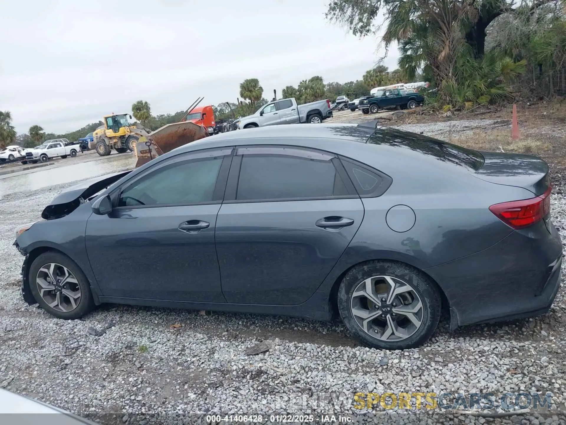 15 fotografías del automóvil dañado 3KPF24AD1KE111356 KIA FORTE 2019
