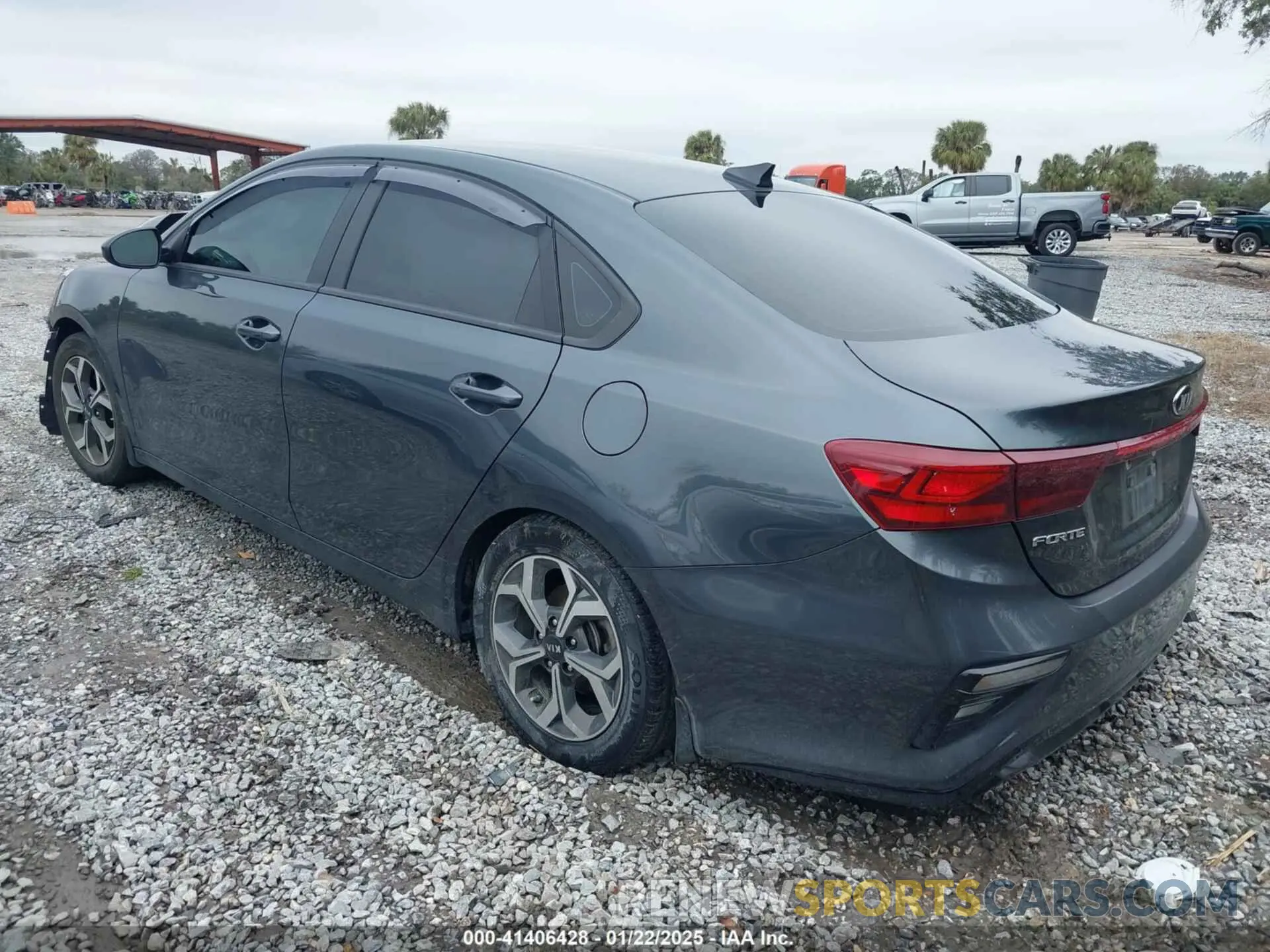 3 fotografías del automóvil dañado 3KPF24AD1KE111356 KIA FORTE 2019