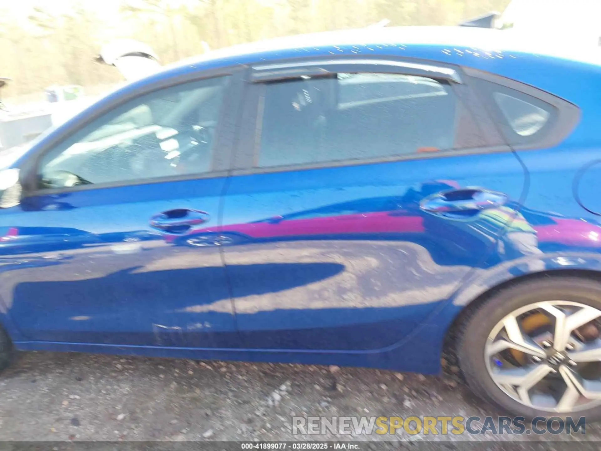 15 fotografías del automóvil dañado 3KPF24AD1KE123197 KIA FORTE 2019