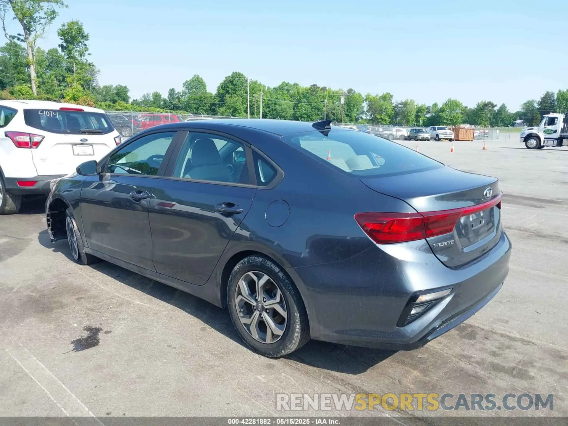 3 fotografías del automóvil dañado 3KPF24AD2KE033833 KIA FORTE 2019