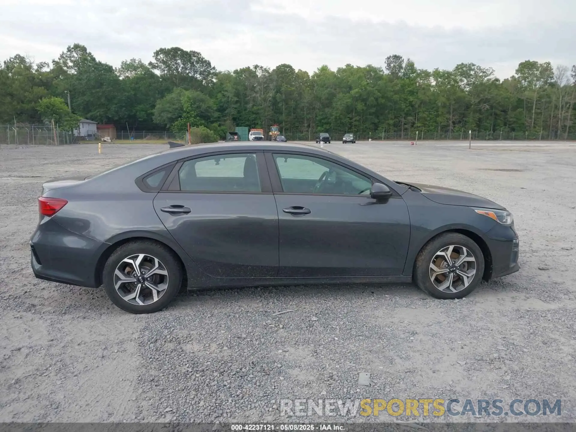 13 fotografías del automóvil dañado 3KPF24AD2KE040605 KIA FORTE 2019