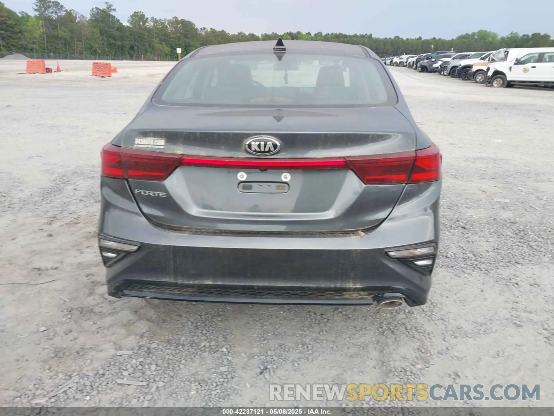 16 fotografías del automóvil dañado 3KPF24AD2KE040605 KIA FORTE 2019