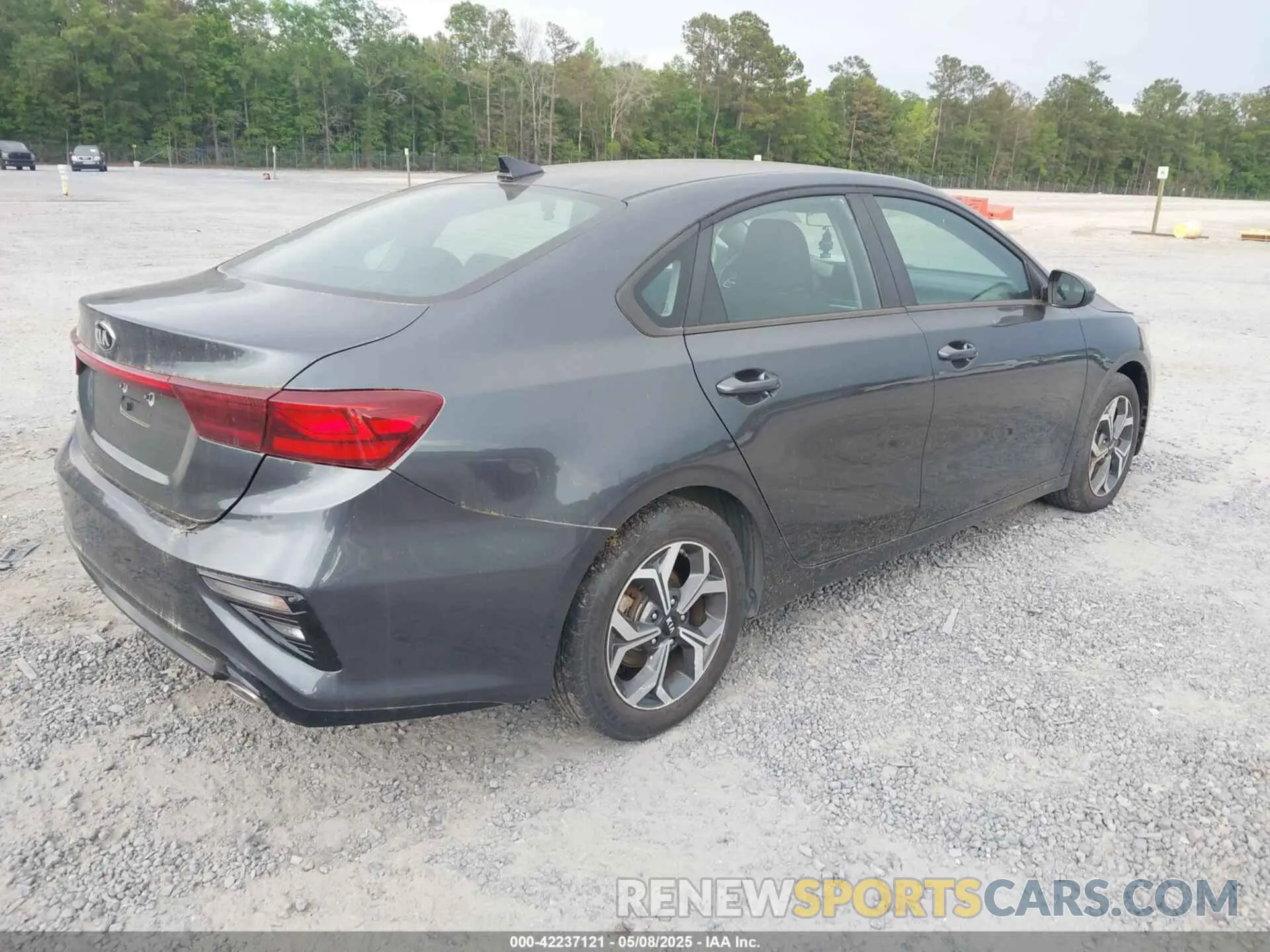 4 fotografías del automóvil dañado 3KPF24AD2KE040605 KIA FORTE 2019