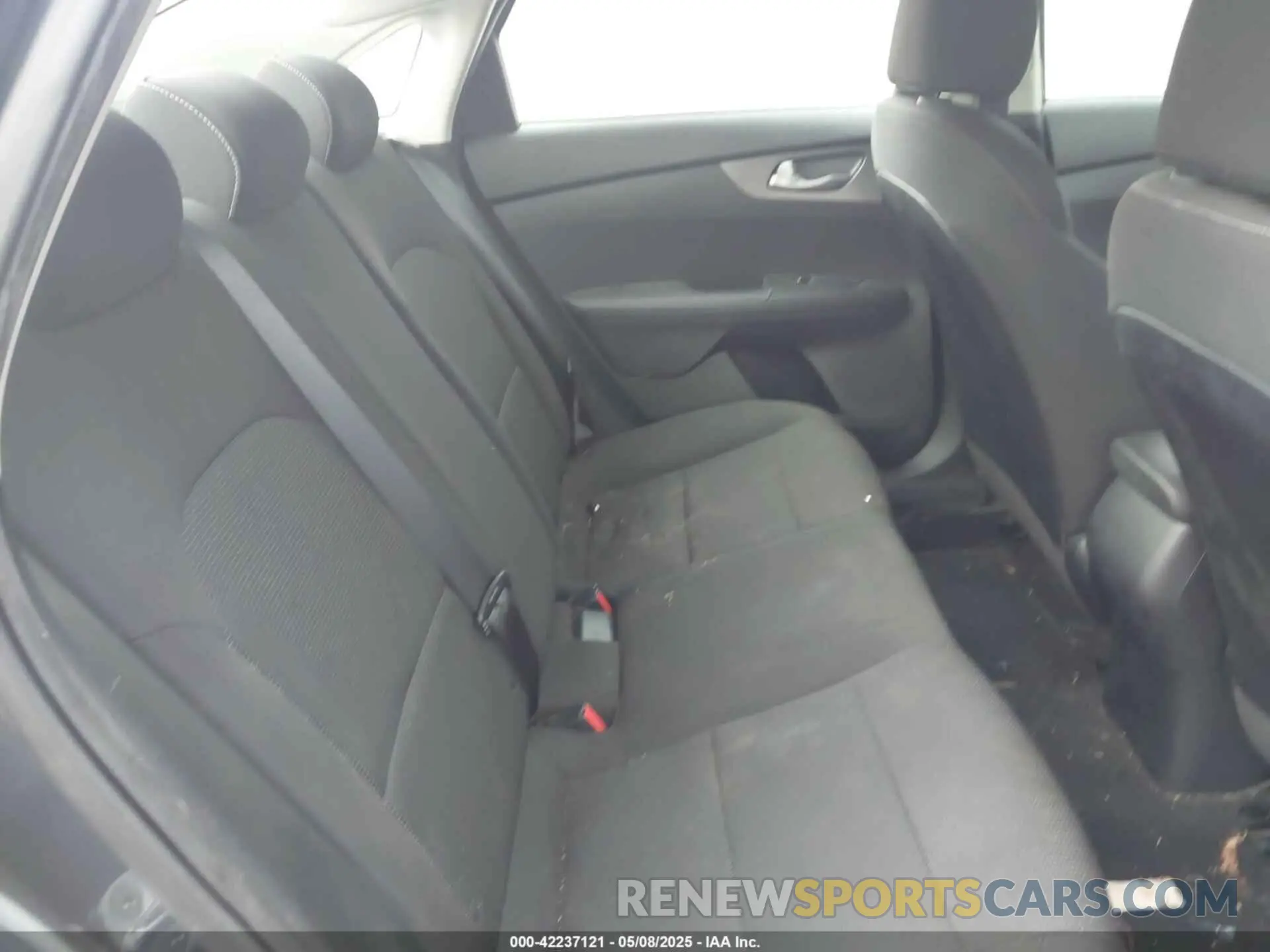 8 fotografías del automóvil dañado 3KPF24AD2KE040605 KIA FORTE 2019