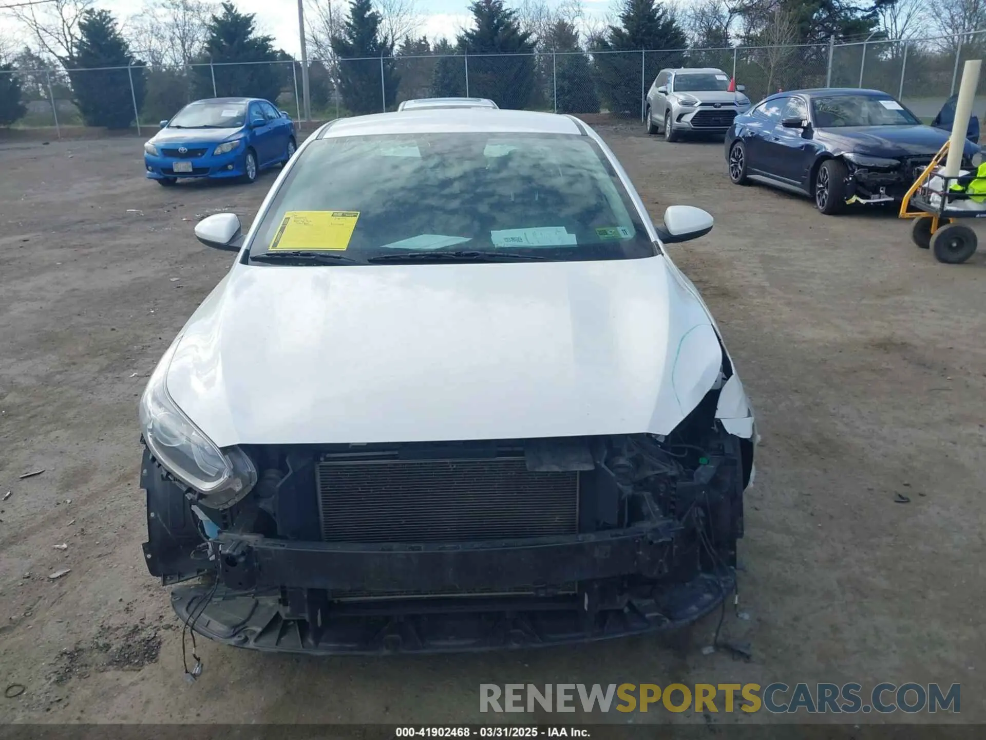 12 fotografías del automóvil dañado 3KPF24AD2KE042693 KIA FORTE 2019