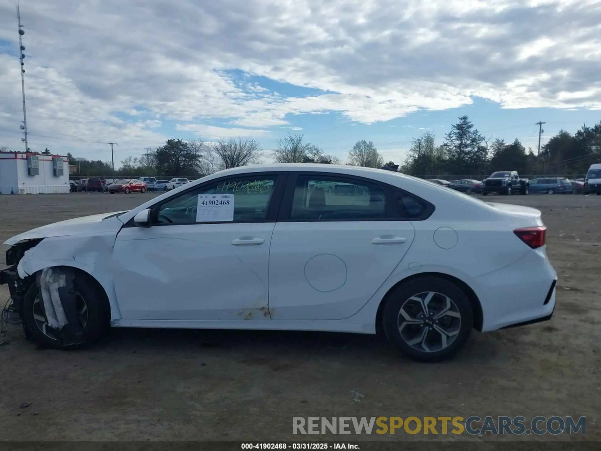 14 fotografías del automóvil dañado 3KPF24AD2KE042693 KIA FORTE 2019