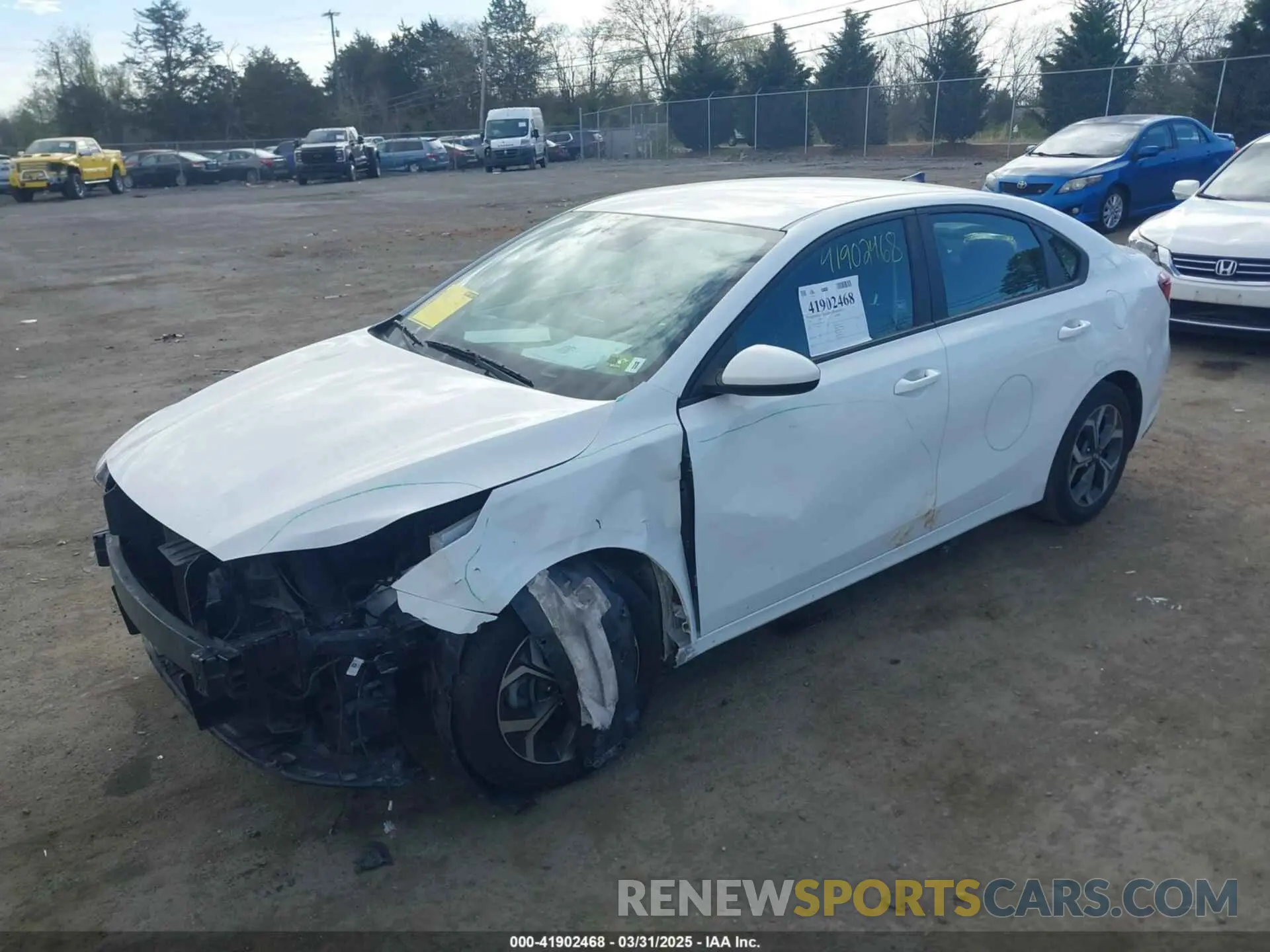 2 fotografías del automóvil dañado 3KPF24AD2KE042693 KIA FORTE 2019