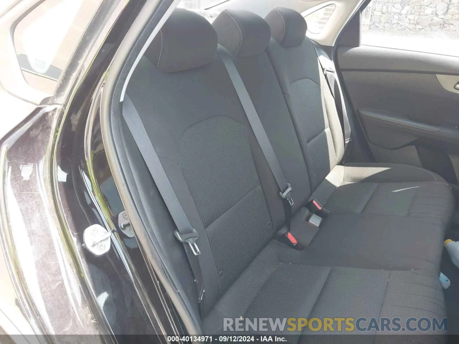 8 fotografías del automóvil dañado 3KPF24AD2KE046128 KIA FORTE 2019