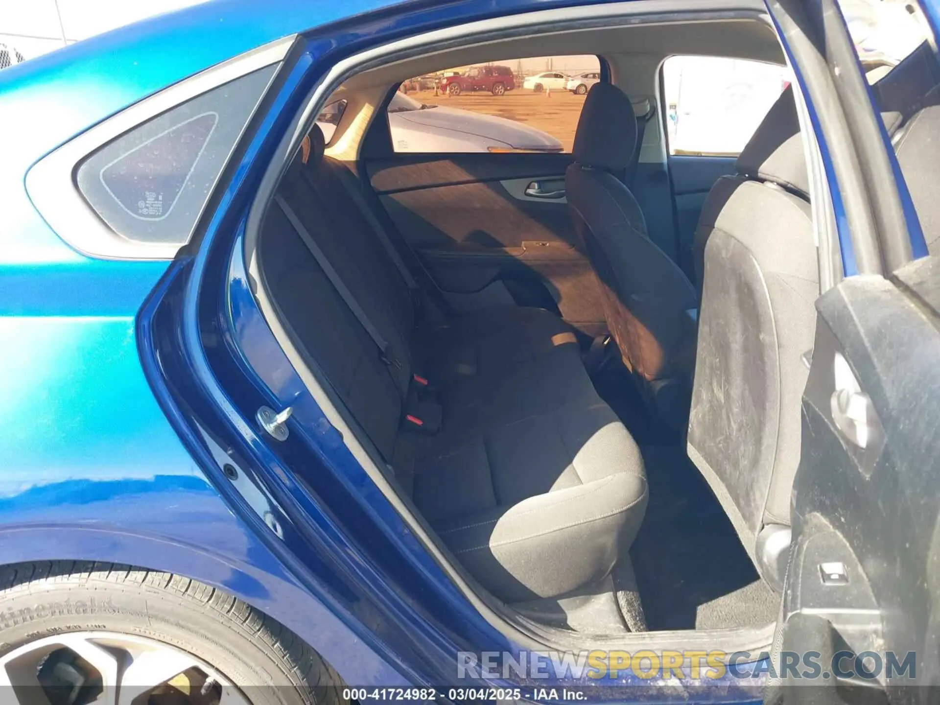 8 fotografías del automóvil dañado 3KPF24AD2KE065407 KIA FORTE 2019