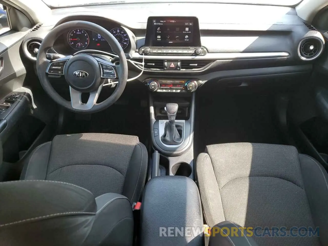 8 fotografías del automóvil dañado 3KPF24AD2KE065696 KIA FORTE 2019