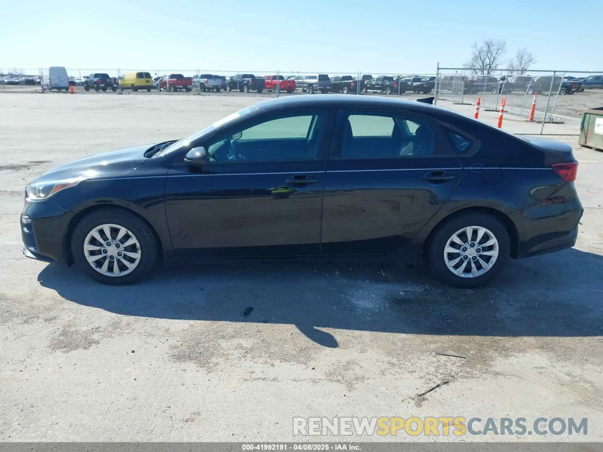 14 fotografías del automóvil dañado 3KPF24AD2KE095541 KIA FORTE 2019