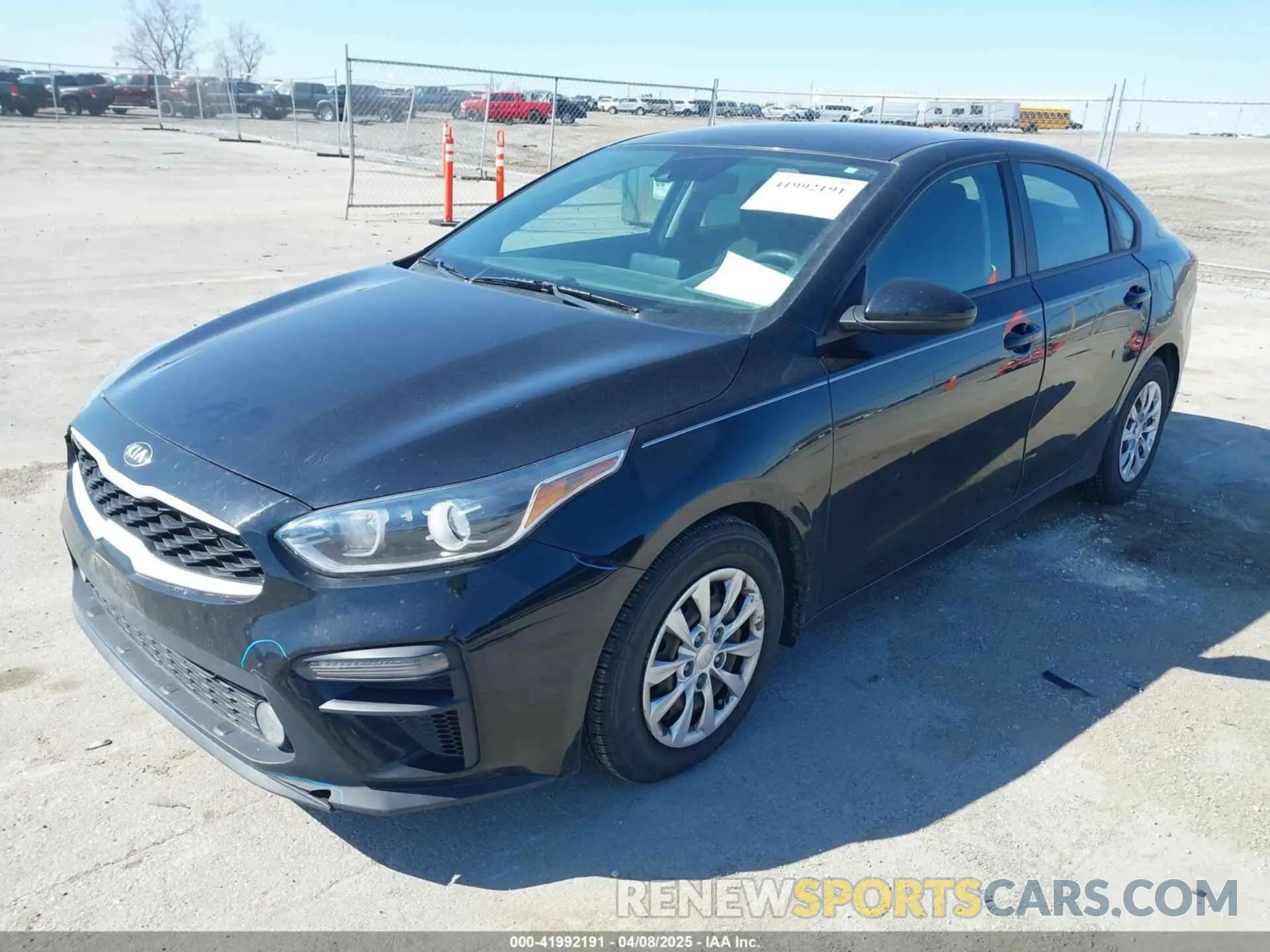2 fotografías del automóvil dañado 3KPF24AD2KE095541 KIA FORTE 2019