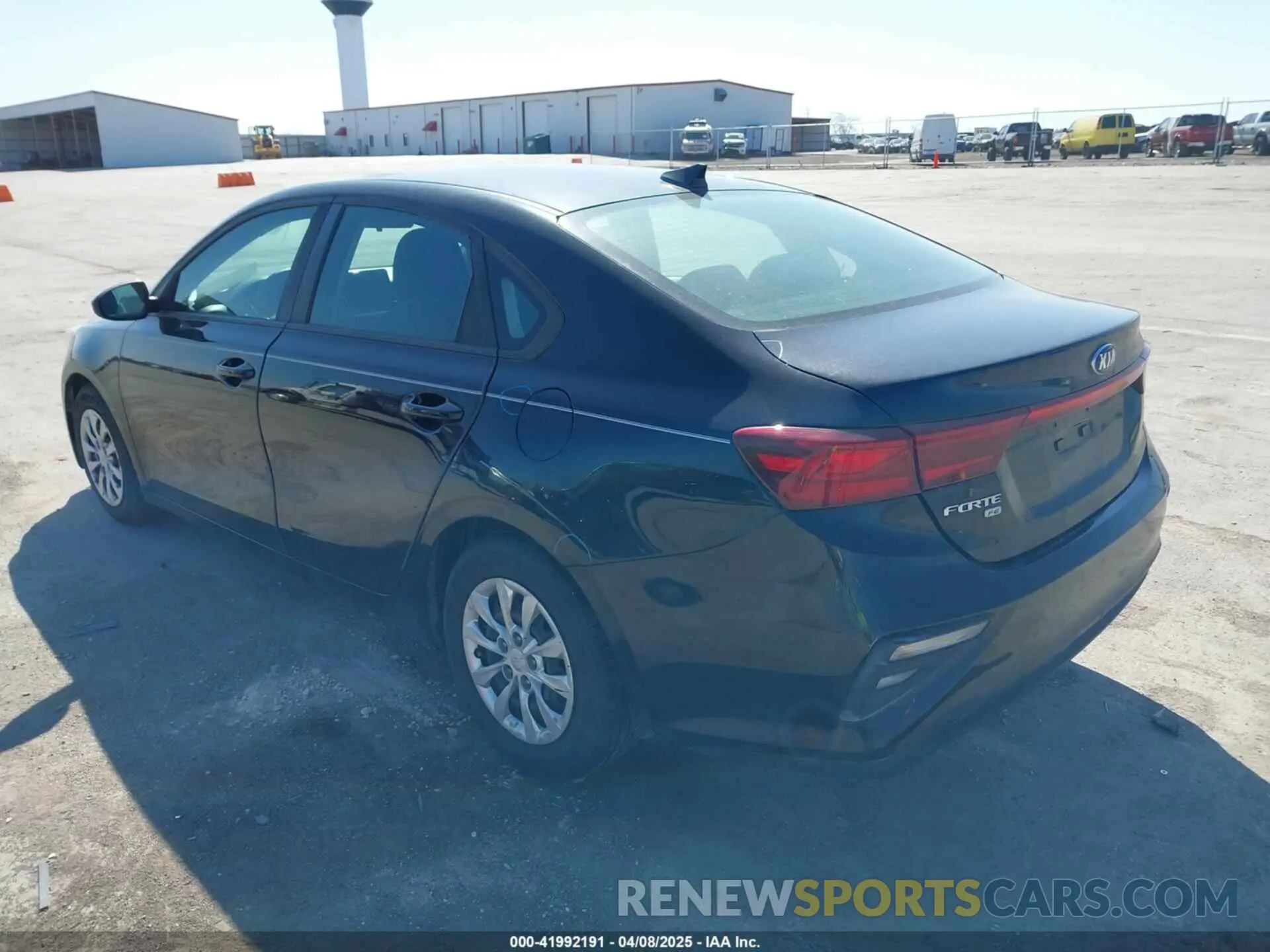 3 fotografías del automóvil dañado 3KPF24AD2KE095541 KIA FORTE 2019