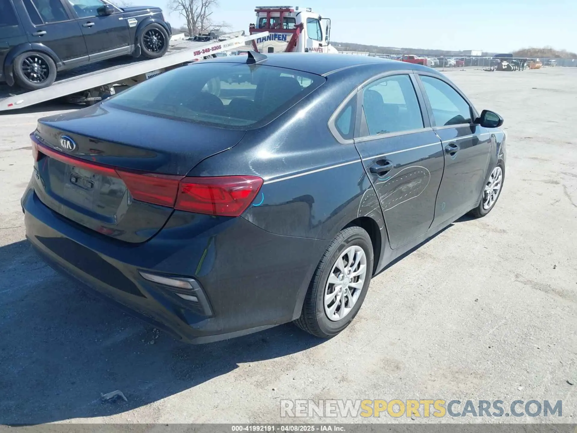 4 fotografías del automóvil dañado 3KPF24AD2KE095541 KIA FORTE 2019