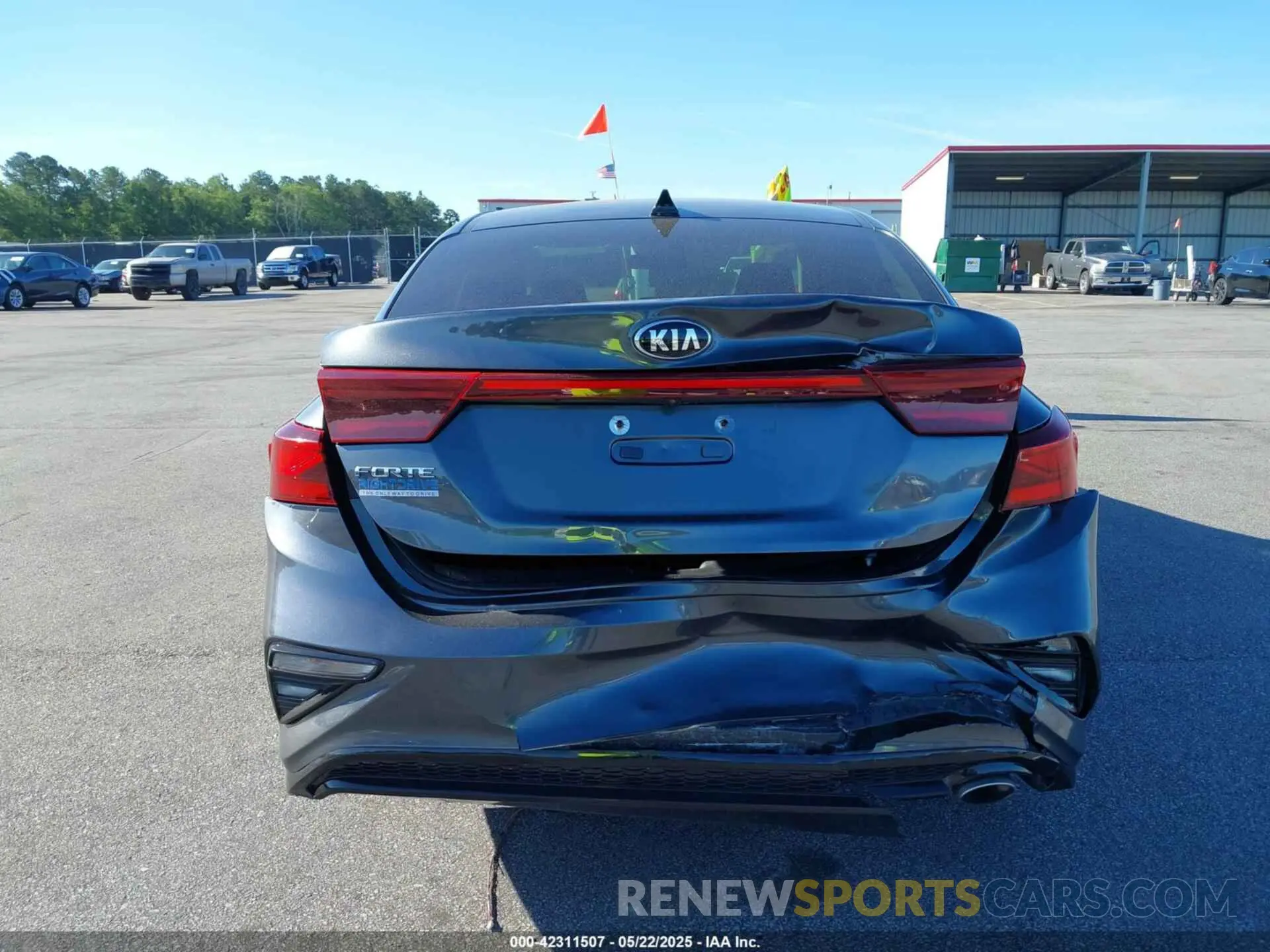 16 fotografías del automóvil dañado 3KPF24AD2KE096124 KIA FORTE 2019