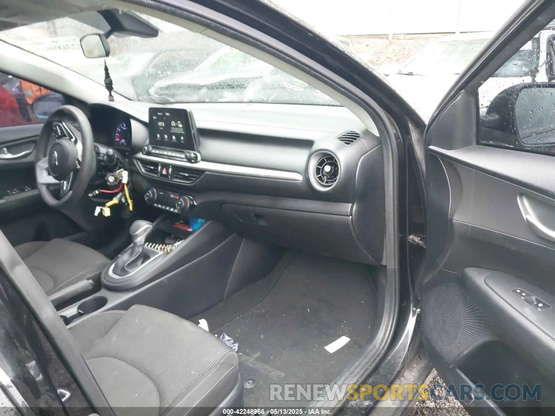 5 fotografías del automóvil dañado 3KPF24AD2KE098732 KIA FORTE 2019
