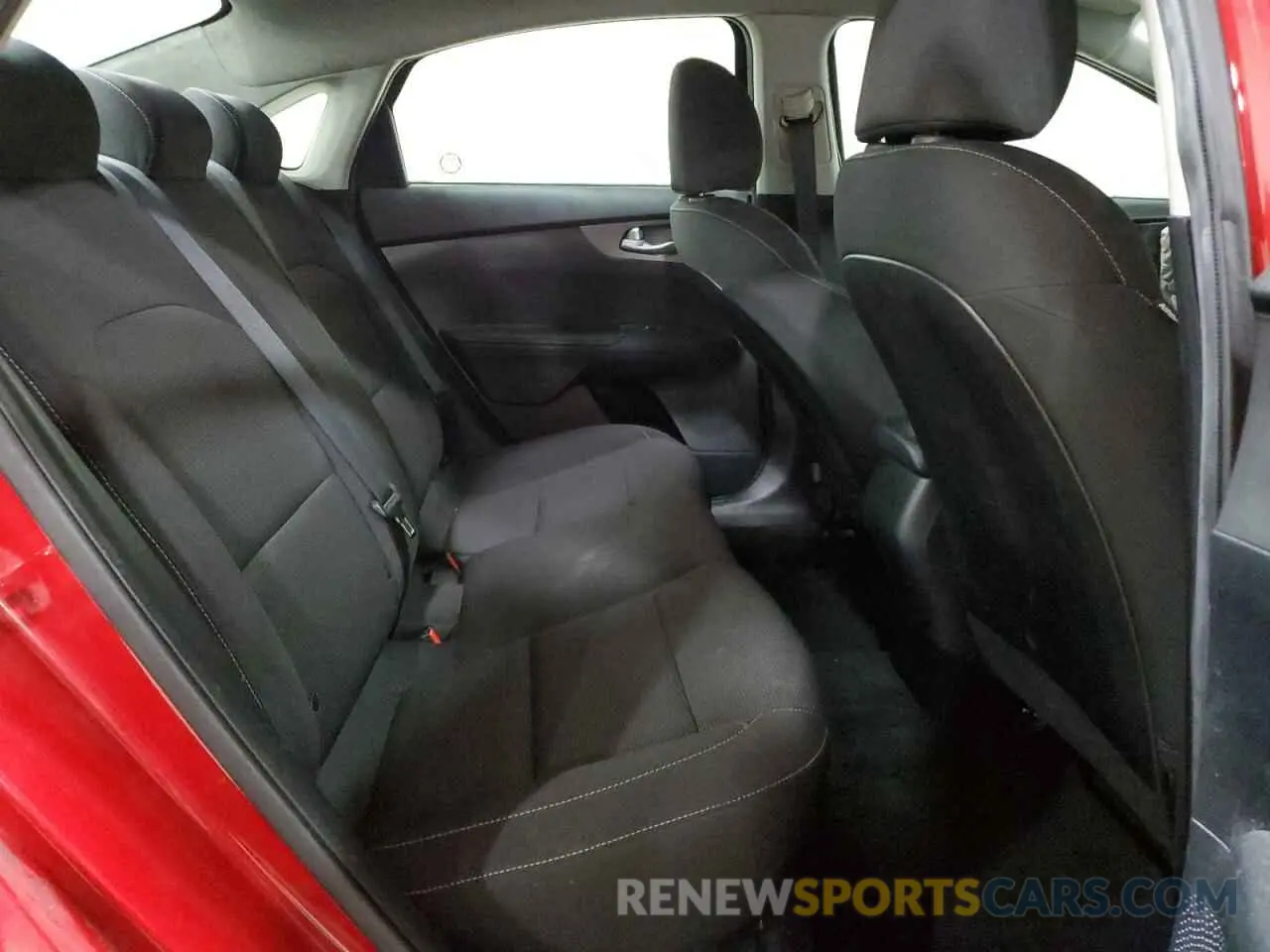 10 fotografías del automóvil dañado 3KPF24AD2KE104254 KIA FORTE 2019