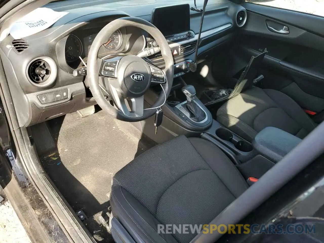 8 fotografías del automóvil dañado 3KPF24AD2KE104495 KIA FORTE 2019