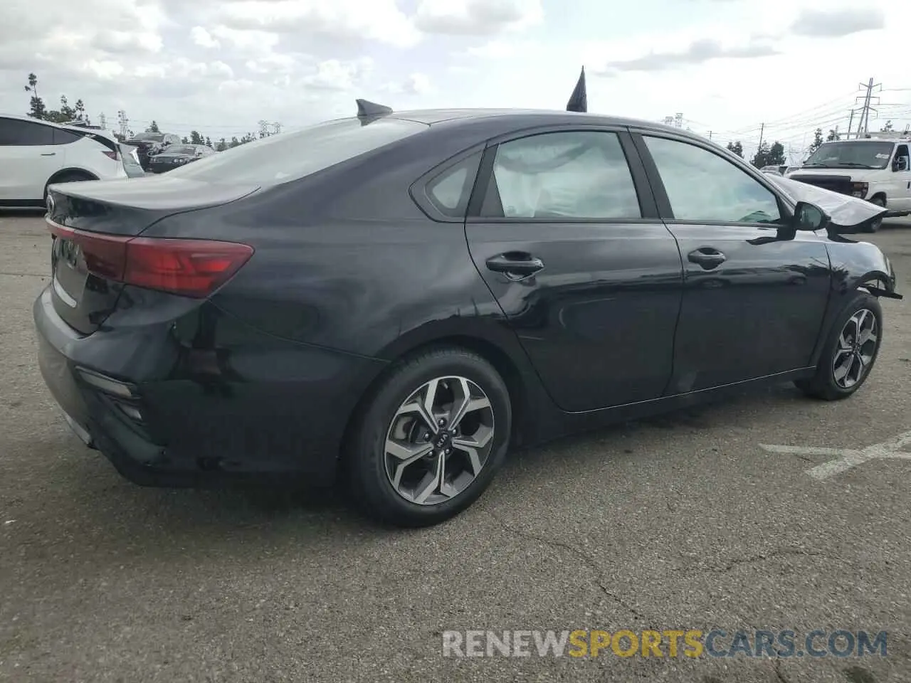 3 fotografías del automóvil dañado 3KPF24AD2KE118882 KIA FORTE 2019