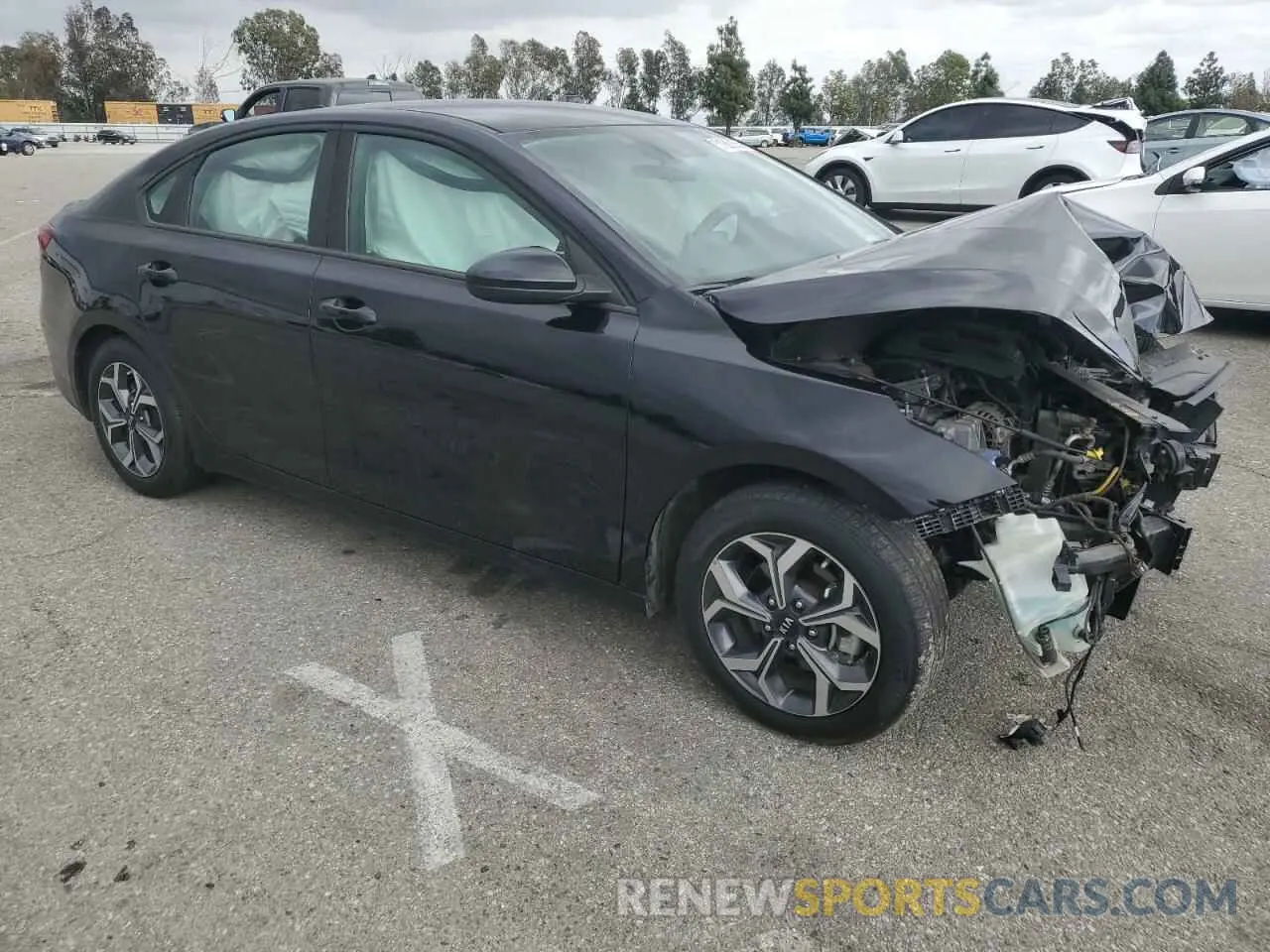 4 fotografías del automóvil dañado 3KPF24AD2KE118882 KIA FORTE 2019