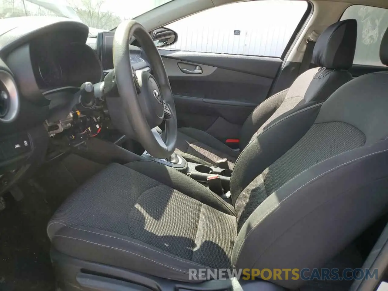 7 fotografías del automóvil dañado 3KPF24AD3KE011436 KIA FORTE 2019