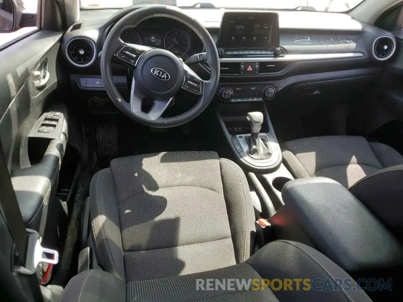 8 fotografías del automóvil dañado 3KPF24AD3KE011436 KIA FORTE 2019