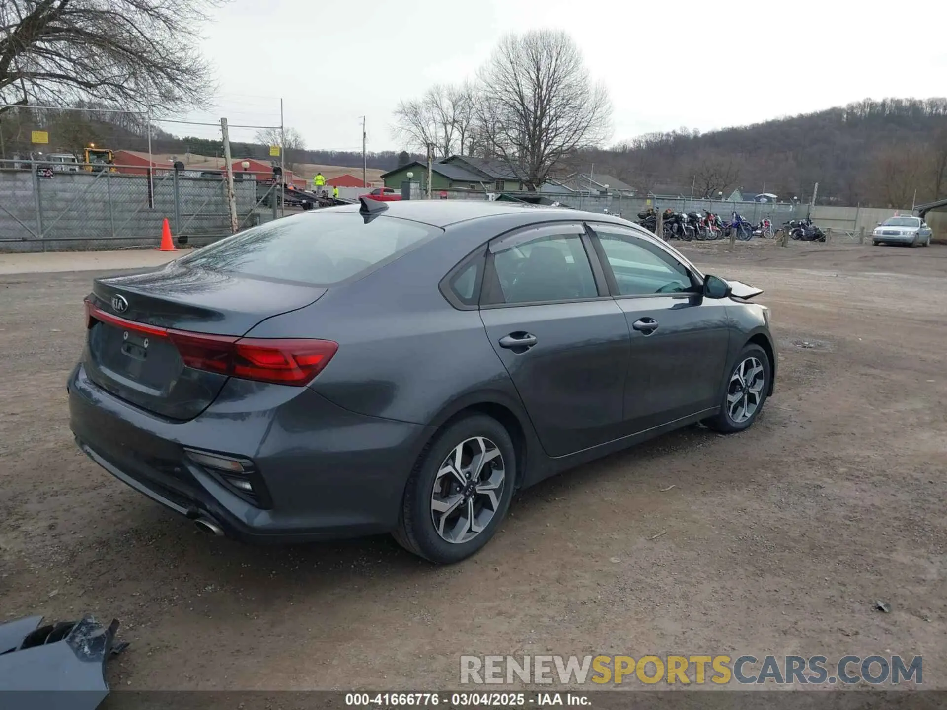 4 fotografías del automóvil dañado 3KPF24AD3KE014207 KIA FORTE 2019