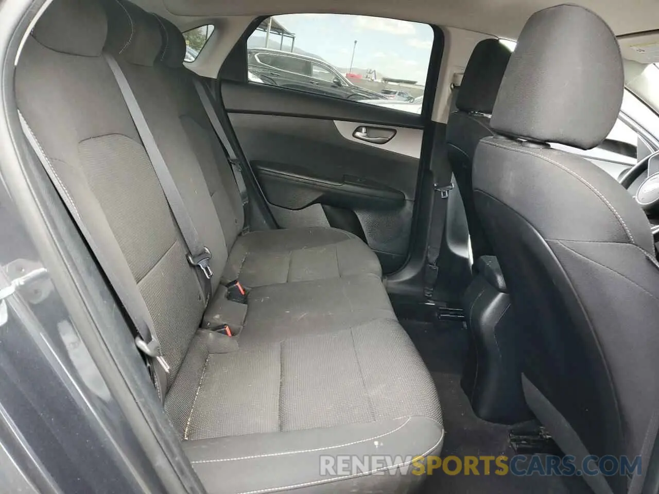 10 fotografías del automóvil dañado 3KPF24AD3KE027510 KIA FORTE 2019