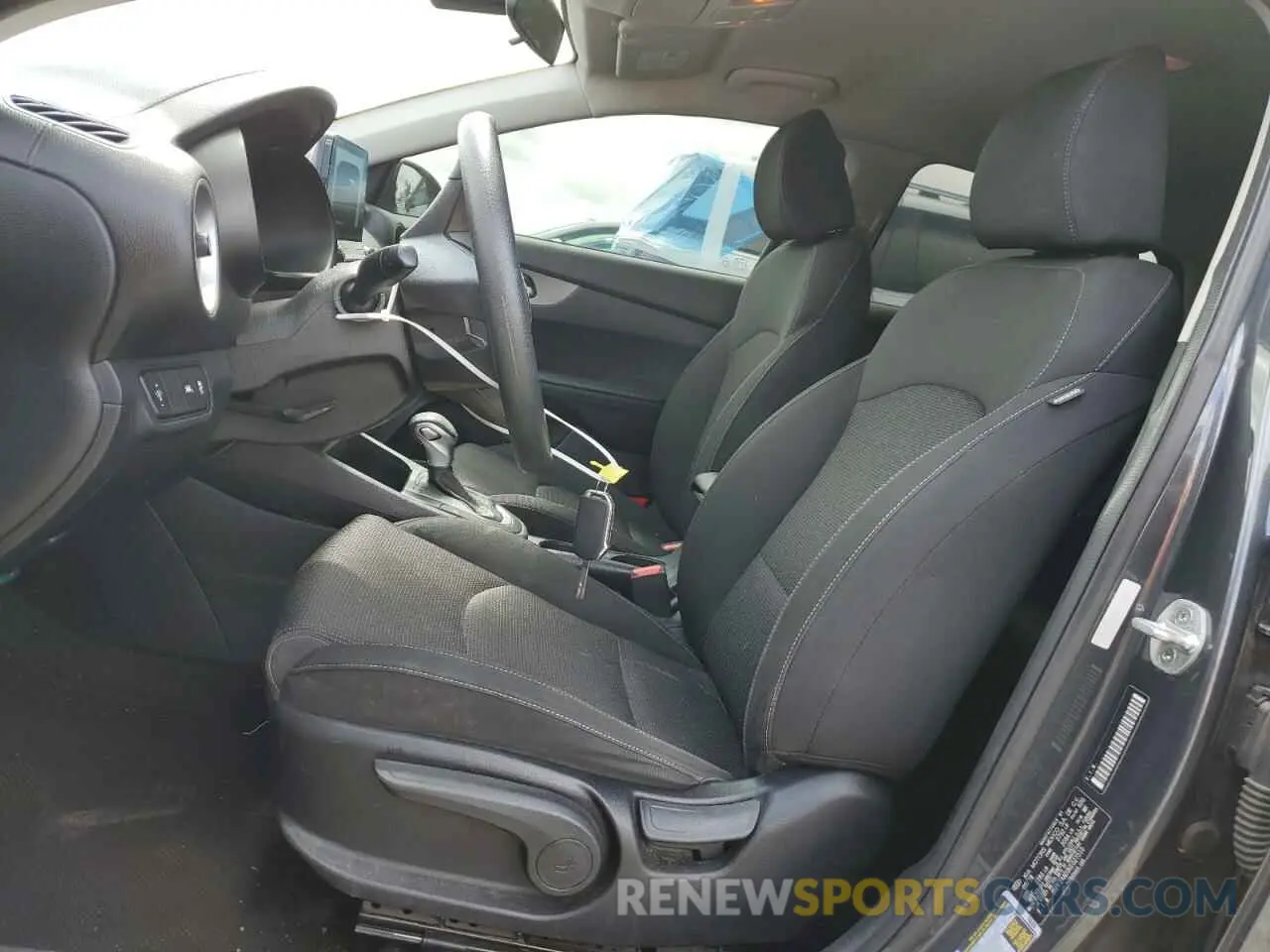 7 fotografías del automóvil dañado 3KPF24AD3KE027510 KIA FORTE 2019