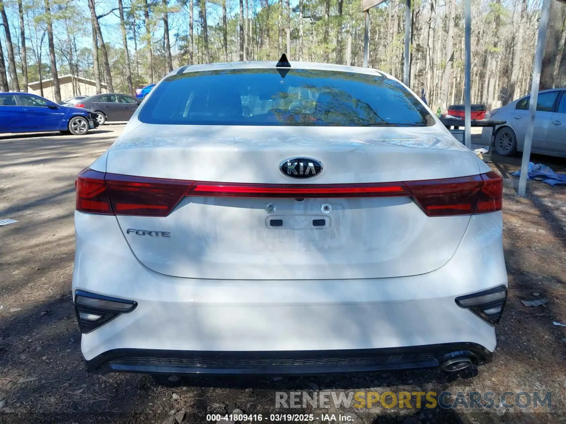 16 fotografías del automóvil dañado 3KPF24AD3KE041519 KIA FORTE 2019