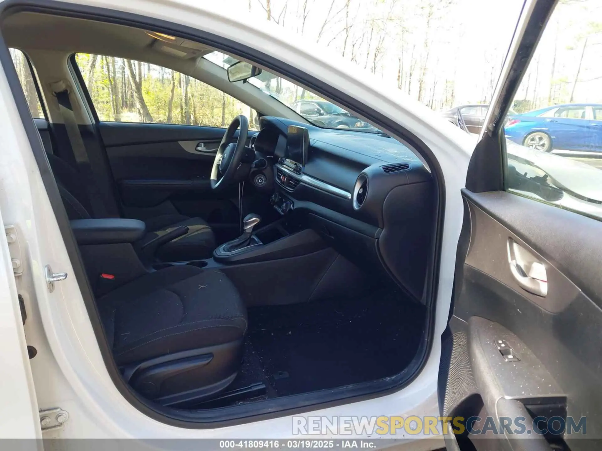 5 fotografías del automóvil dañado 3KPF24AD3KE041519 KIA FORTE 2019