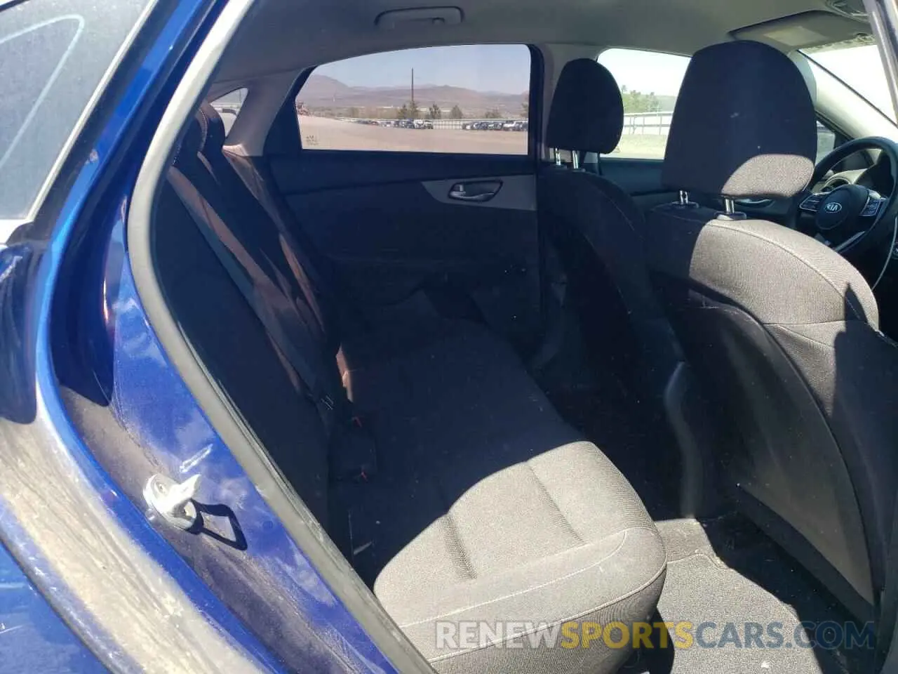 10 fotografías del automóvil dañado 3KPF24AD3KE043173 KIA FORTE 2019