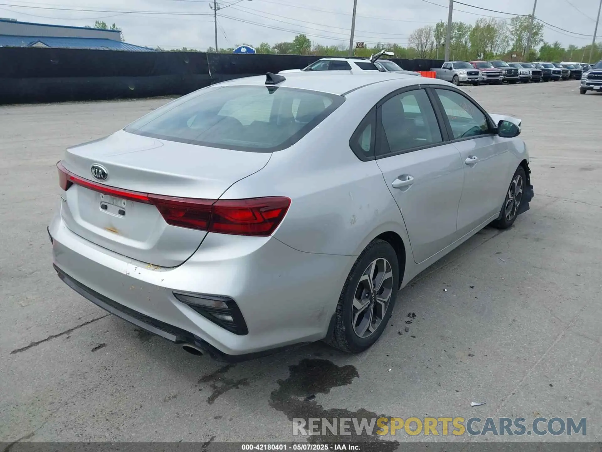 4 fotografías del automóvil dañado 3KPF24AD3KE061320 KIA FORTE 2019