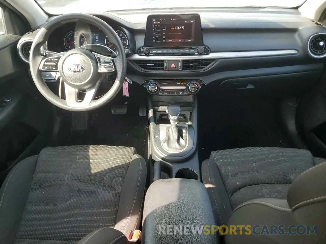 8 fotografías del automóvil dañado 3KPF24AD3KE080174 KIA FORTE 2019
