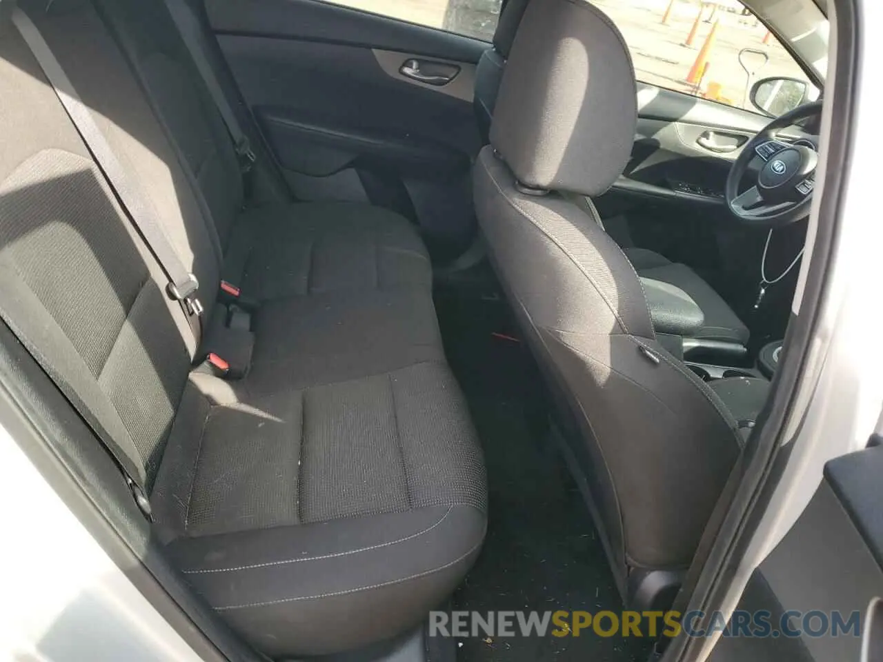 10 fotografías del automóvil dañado 3KPF24AD3KE121015 KIA FORTE 2019