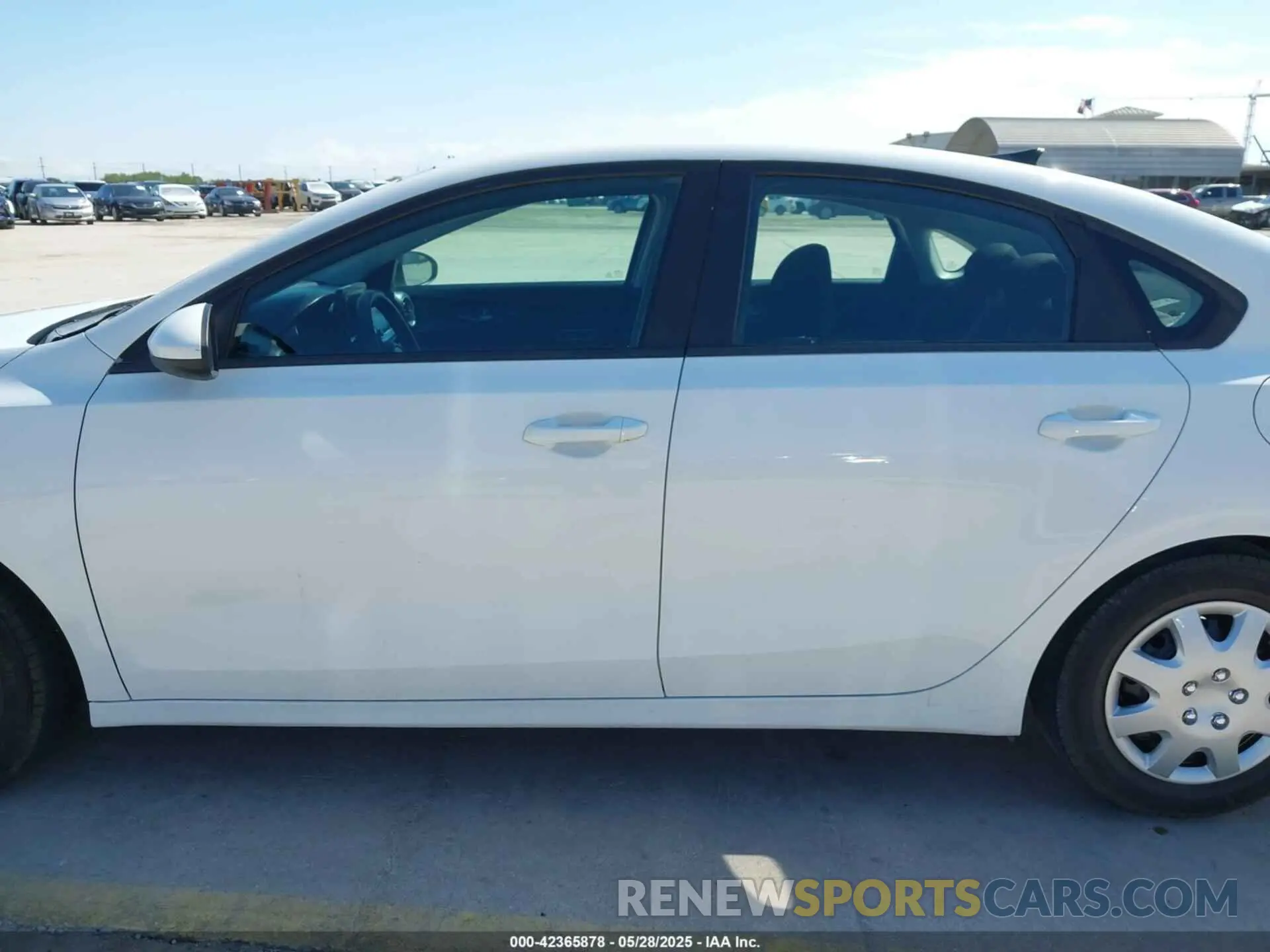 15 fotografías del automóvil dañado 3KPF24AD3KE123881 KIA FORTE 2019