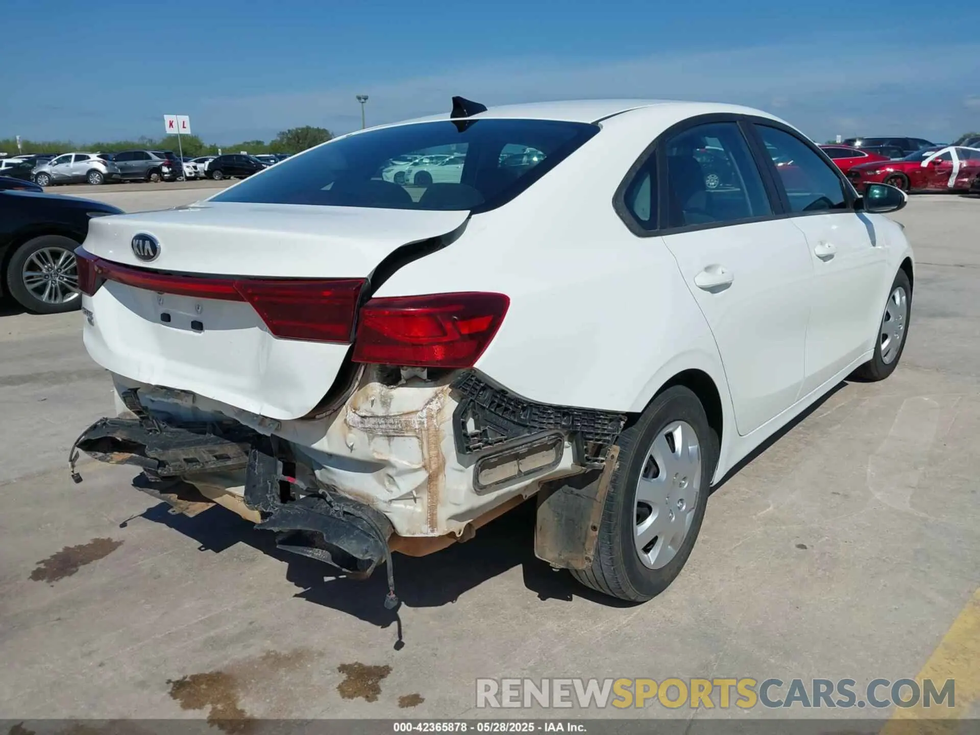 4 fotografías del automóvil dañado 3KPF24AD3KE123881 KIA FORTE 2019