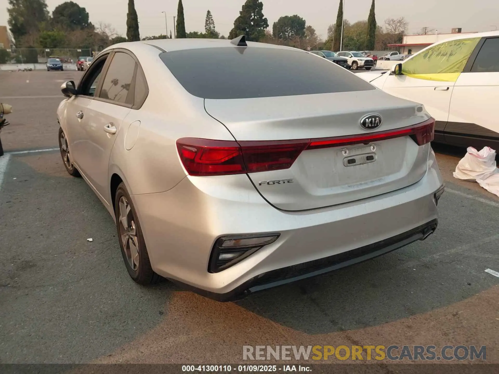 3 fotografías del automóvil dañado 3KPF24AD3KE126473 KIA FORTE 2019