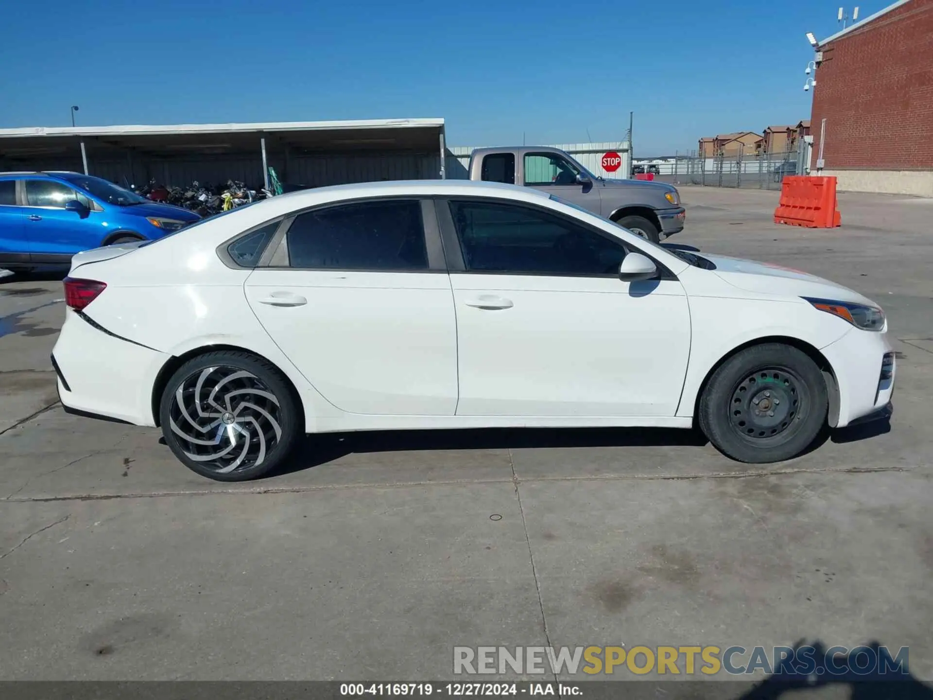 13 fotografías del automóvil dañado 3KPF24AD3KE136730 KIA FORTE 2019