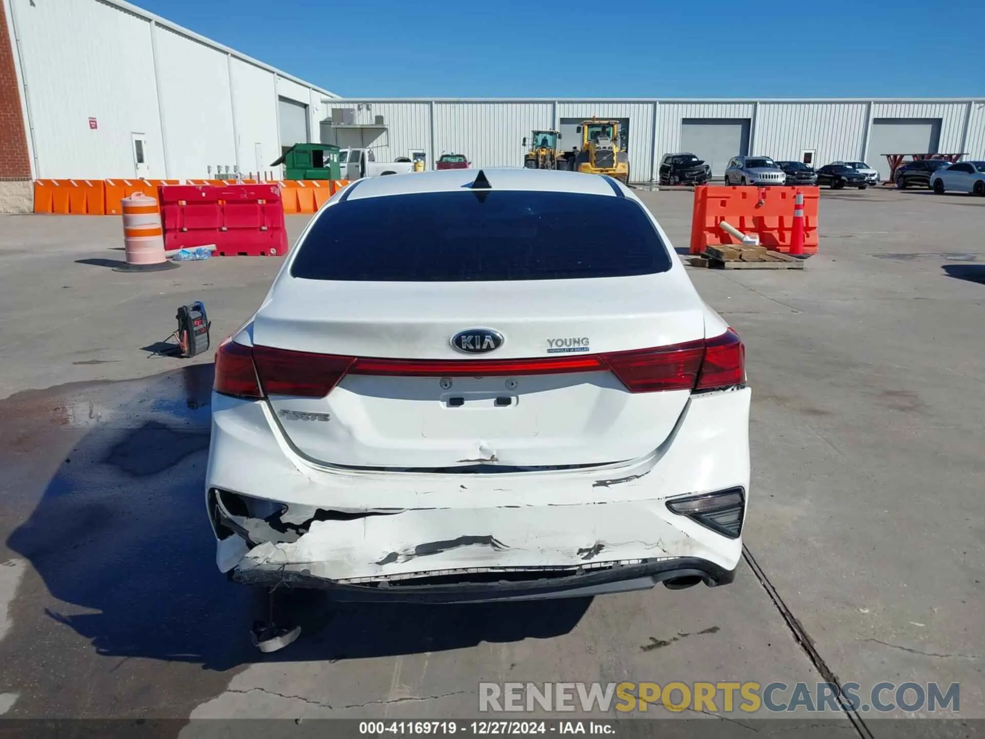 16 fotografías del automóvil dañado 3KPF24AD3KE136730 KIA FORTE 2019